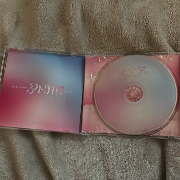 Nicki Minaj Pink Friday CD - Picture 3 of 4
